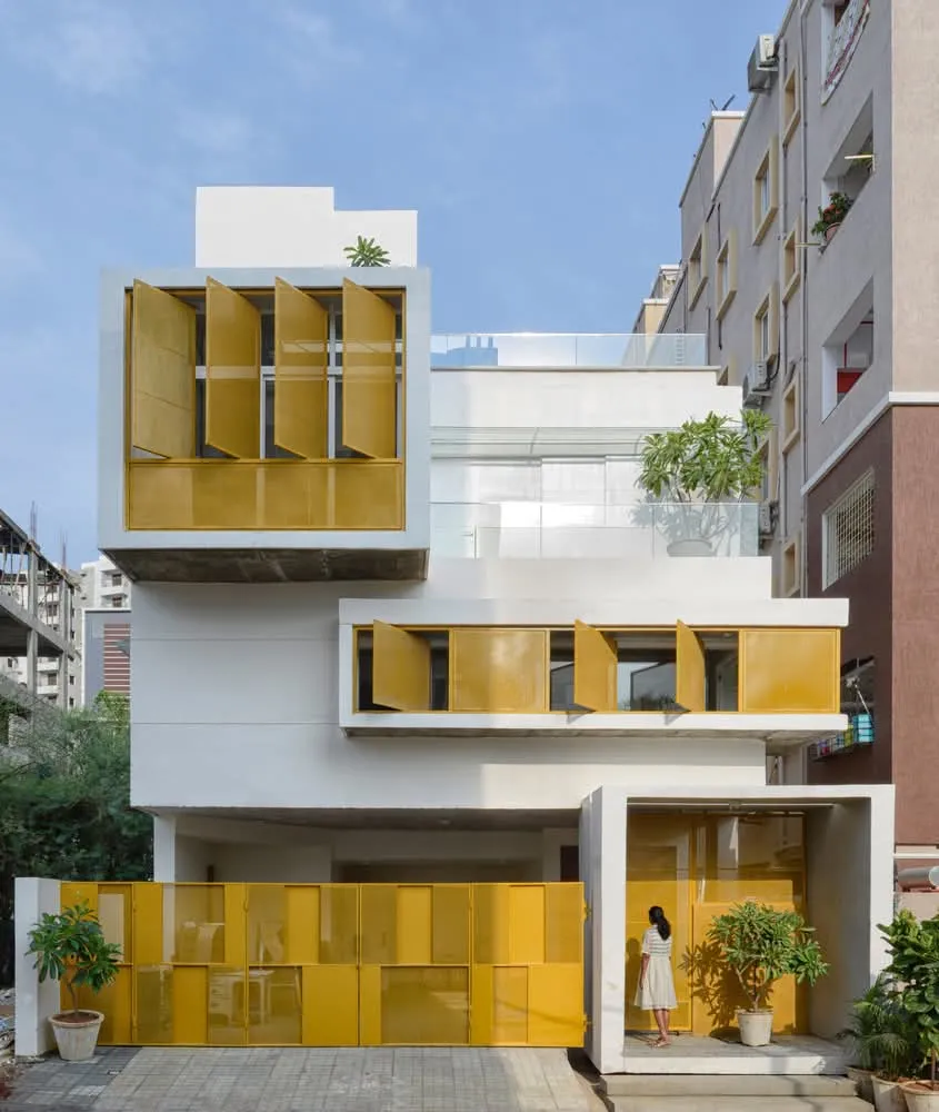 Yellow Courtyard House